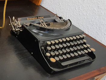Viele Frauen spezialisierten sich nach 1900 auf die Arbeit mit der Schreibmaschine.