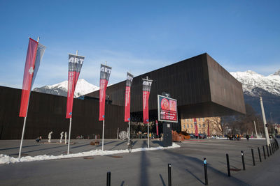 Szenebild ART Innsbruck: Blick auf die Messehalle.