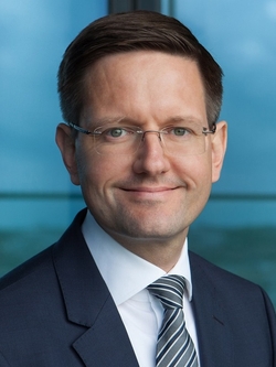 Prof. Dr. Ulrich Lichtenthaler ist Professor für Management und Entrepreneurship an der ISM Köln.