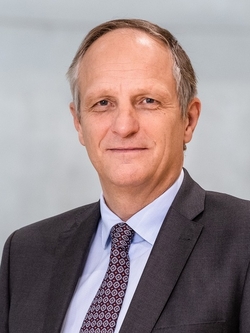 Peter Guenter, Mitglied der Geschäftsleitung von Merck und CEO Healthcare