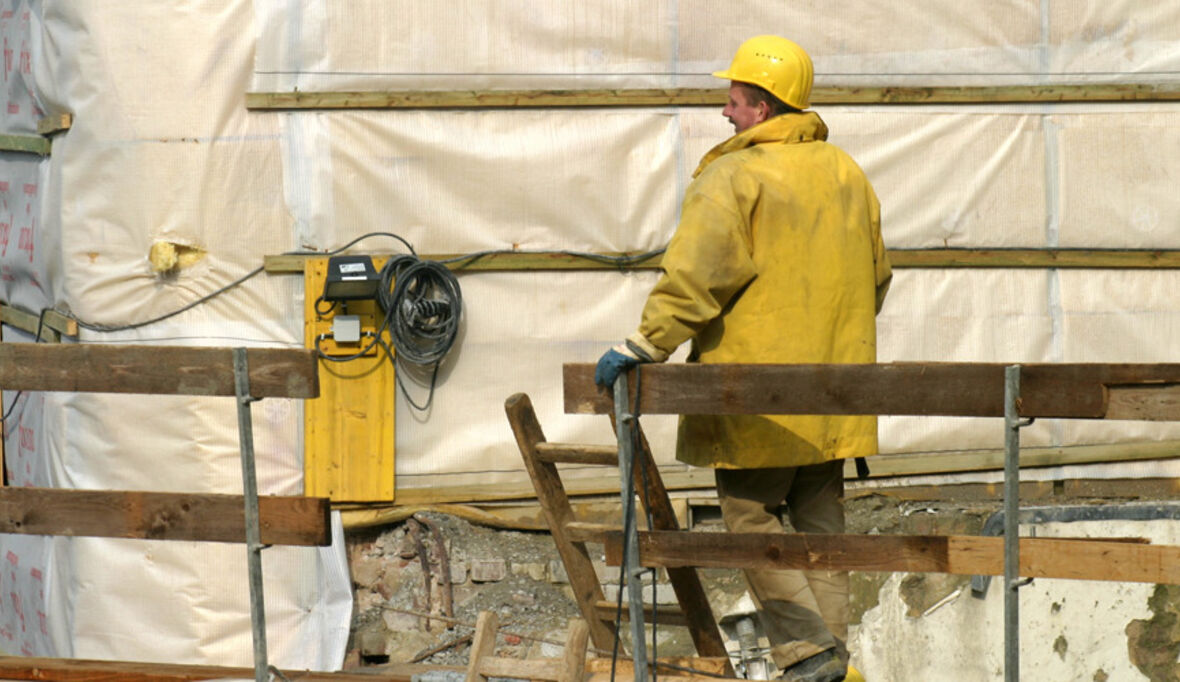 Effektive Wärmedämmung mit Holzschaum