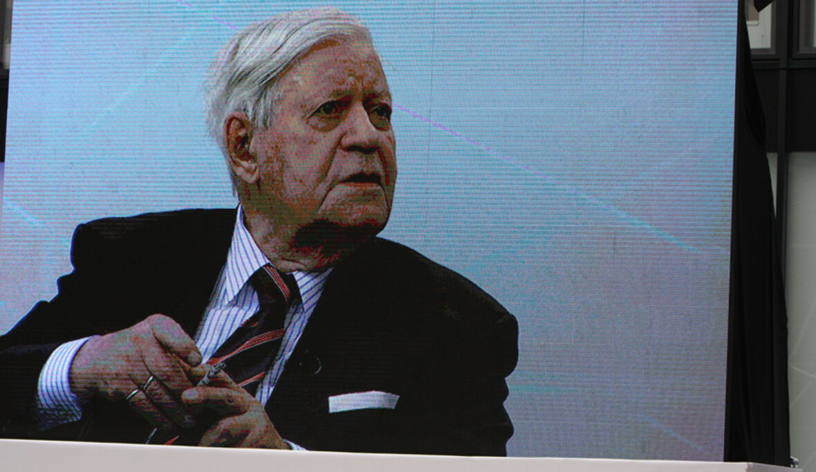 ING-DiBa verleiht Helmut Schmidt Journalistenpreis