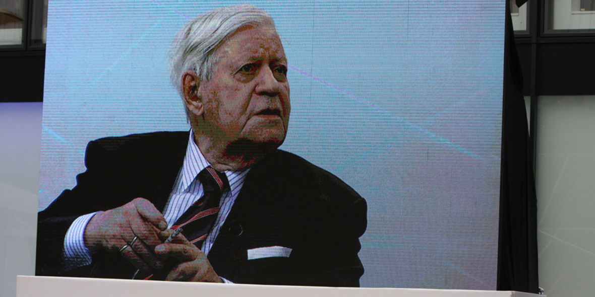 ING-DiBa verleiht Helmut Schmidt Journalistenpreis