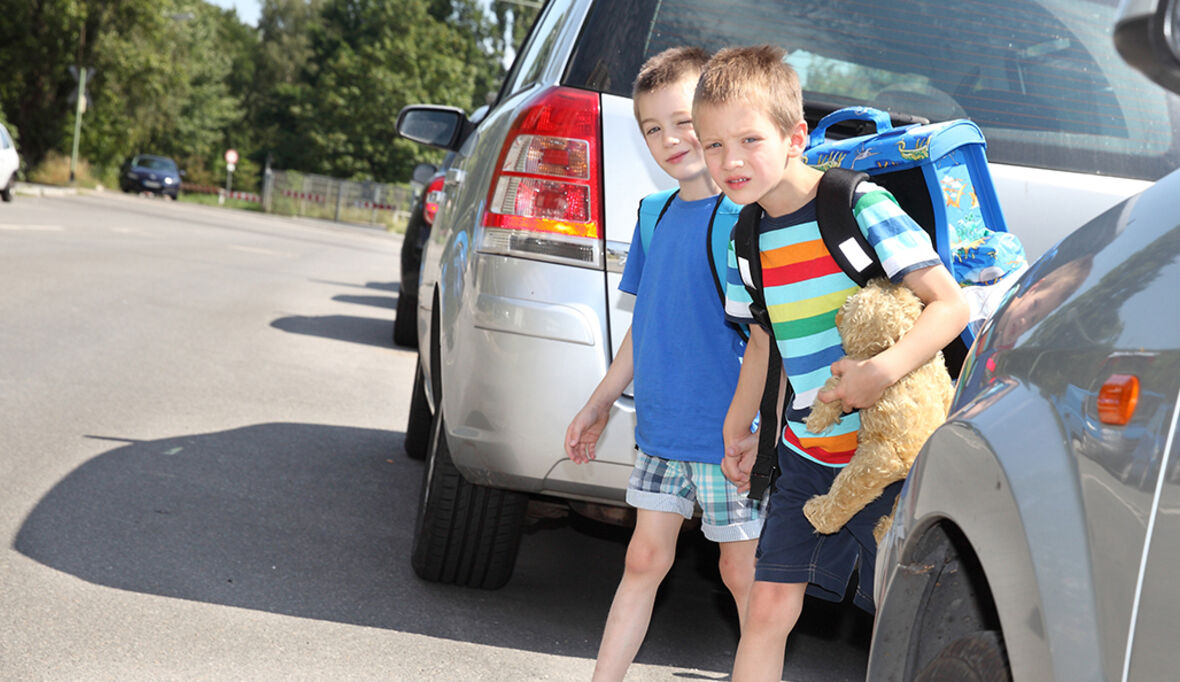 "Schutzranzen" sichert Kinder im Straßenverkehr