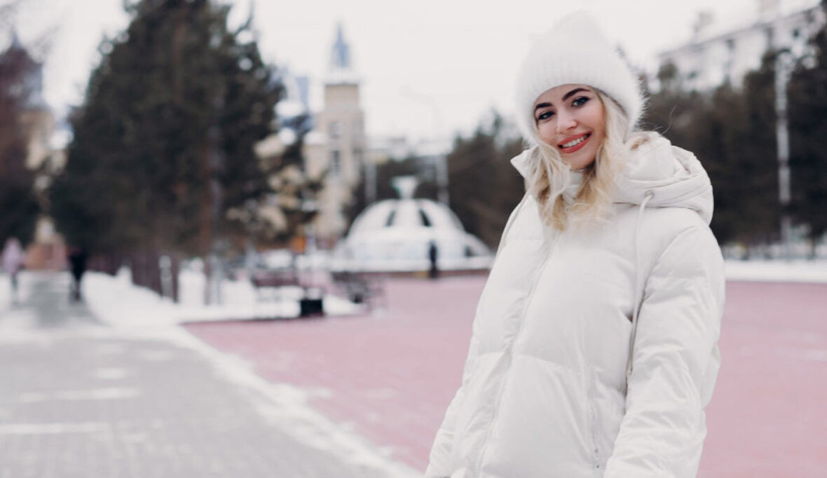 Das Must-have der Damenoberbekleidung in diesem Winter? Die weiße Daunenjacke!