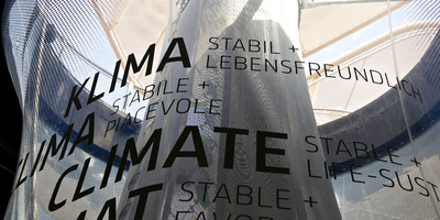 Deutscher Pavillon - Blick aus der Ausstellung an die Oberfläche.