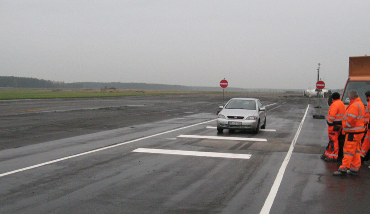 Rüttelstreifen gegen Geisterfahrten 