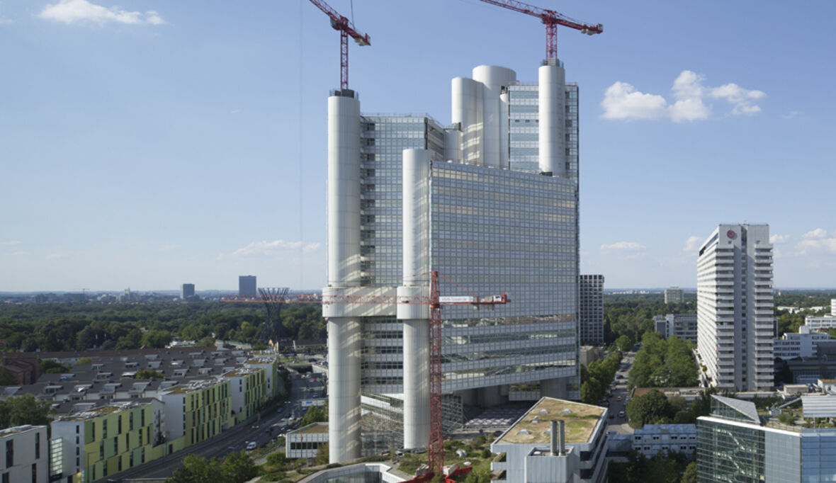 Fassade des HVB-Towers fertiggestellt