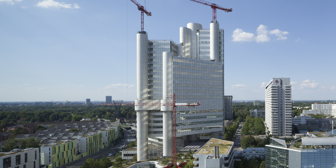 Fassade des HVB-Towers fertiggestellt