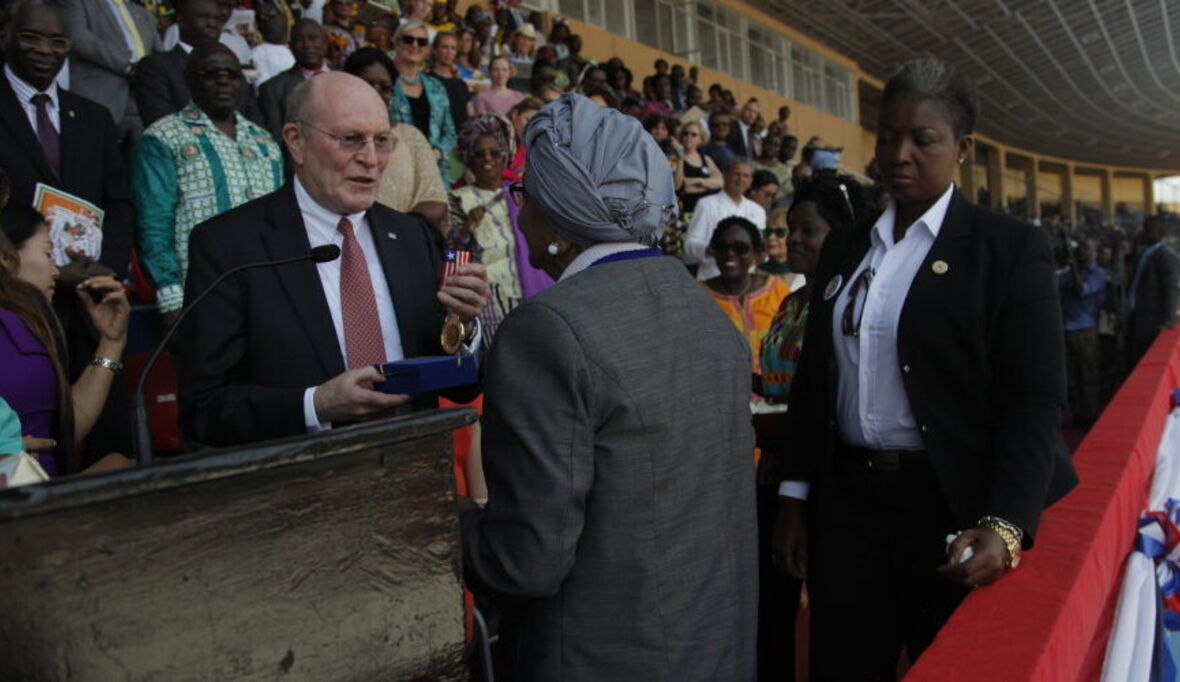 Merck für Engagement in Afrika ausgezeichnet