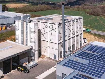Mosel Türen verfügt über eigenes Holzheizkraftwerk. Auch die Photovoltaik-Anlage wird derzeit auf bis zu 1.500 kWp ausgebaut.