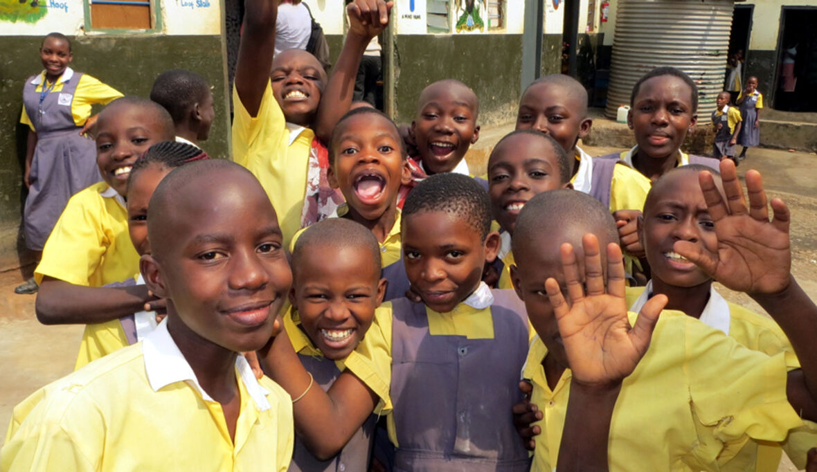 Zusammen für benachteiligte Kinder in Uganda